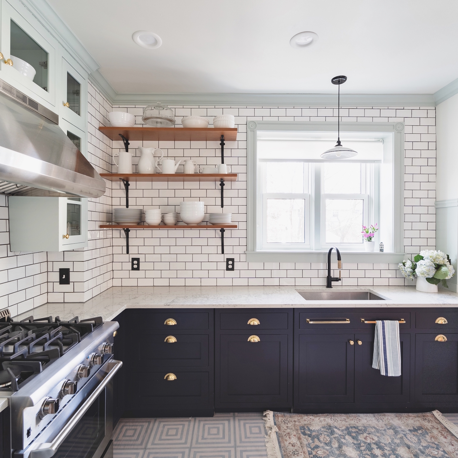 Sinclair Industrial Pendant Light | Photo Courtesy of Airy Kitchens and Max Grudzinski Photography